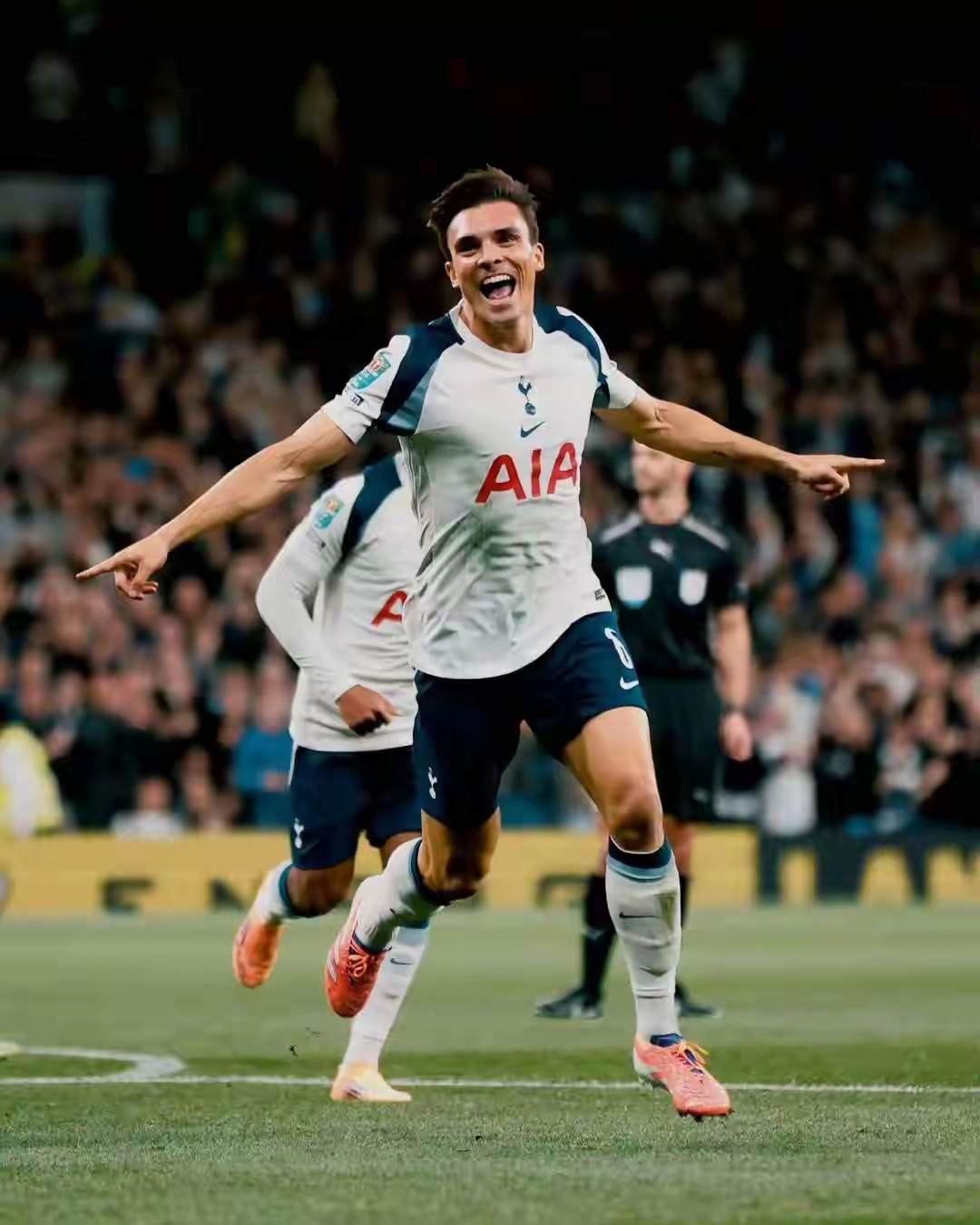 -今夜足总杯传出新动向，莱比锡豪取连胜，管理层表态——球迷炸锅，球队文化再被提及的简单介绍-